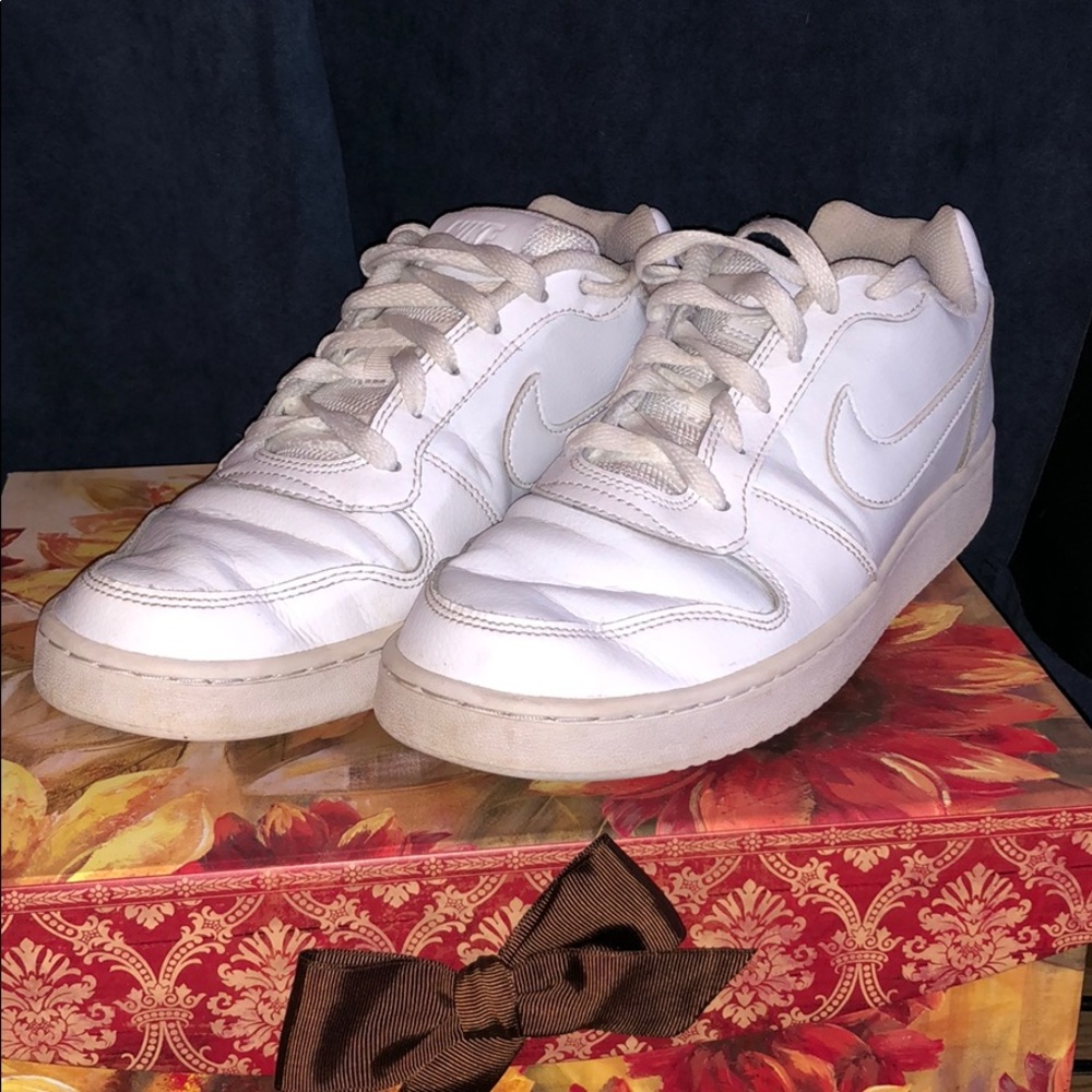 Nike Low-Cut Sneakers